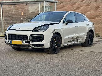 Damaged car Porsche Cayenne E-HYBRID SPORT 2021/1