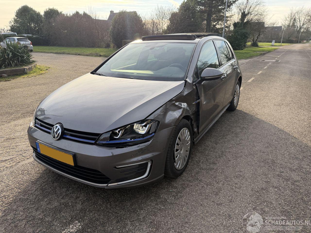 Volkswagen Golf 1.4 GTE NAP TREKHAAK PANO