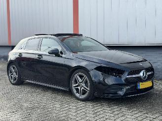 krockskadad bil auto Mercedes A-klasse A200 AMG PANO SFEER 2018/1