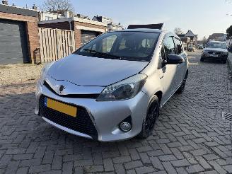 Unfallwagen Toyota Yaris 1.5 Hybrid AUTOMAAT 2014/1