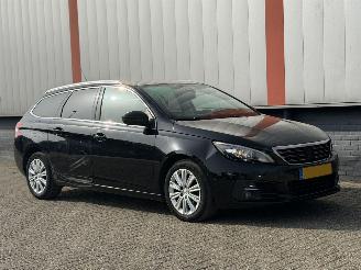 uszkodzony samochody osobowe Peugeot 308 1.6 BlueHDI AUTOMAAT 2017/1