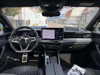 Volkswagen Passat Variant 1.5 eHybrid R-Line Edition picture 23