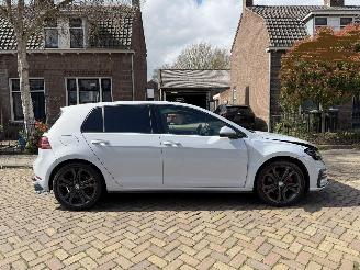 Volkswagen Golf 2.0 TSI GTI Performance picture 4