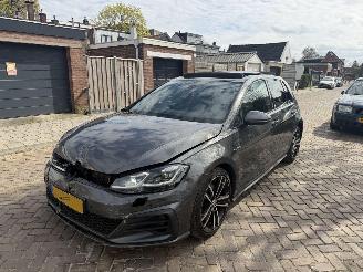 skadebil auto Volkswagen Golf GTD 184 PK PANO 2017/1