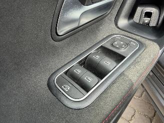 Mercedes A-klasse A250e AMG SFEER PANO picture 17