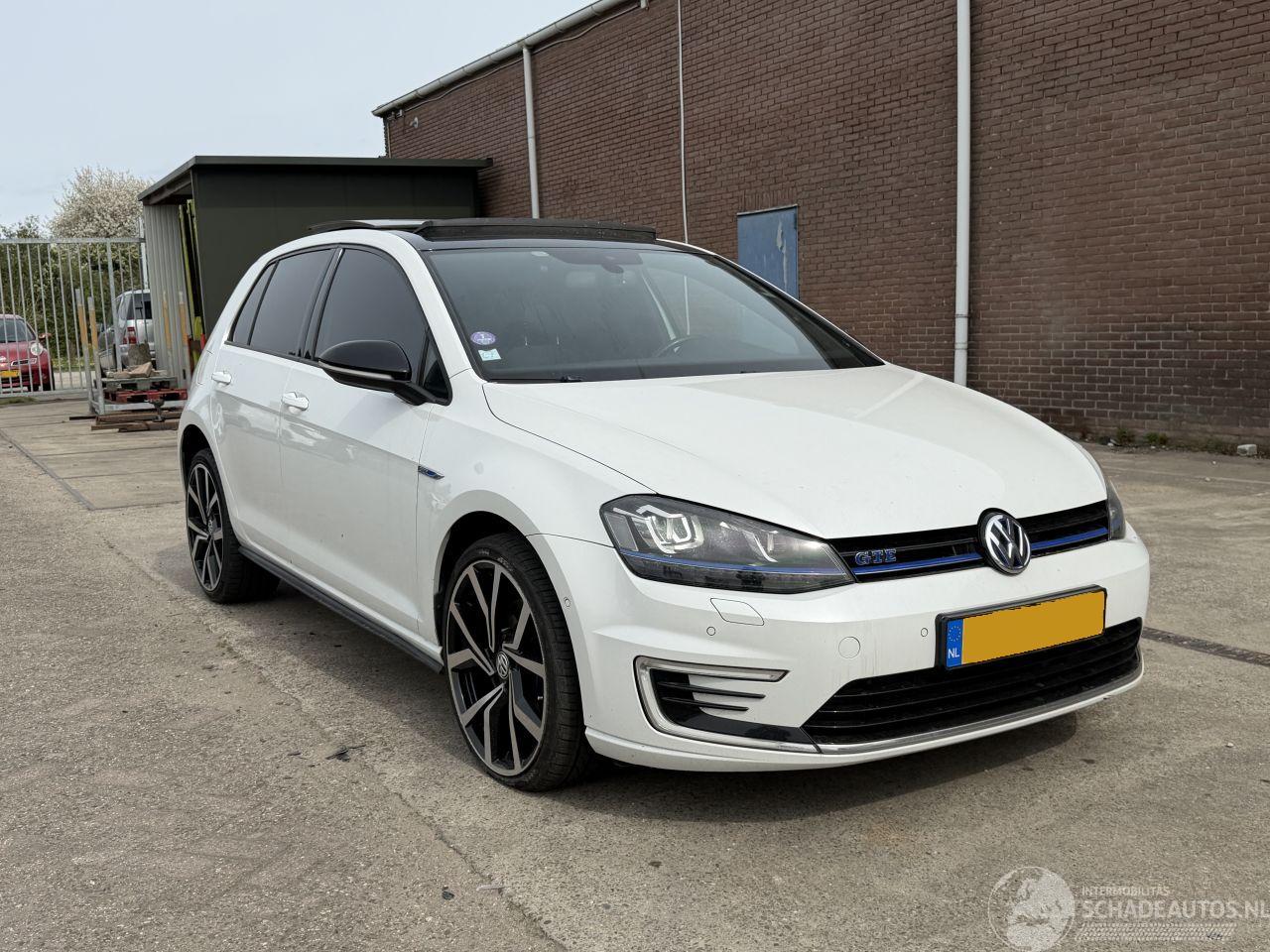 Volkswagen Golf 1.4 TSI GTE PANO
