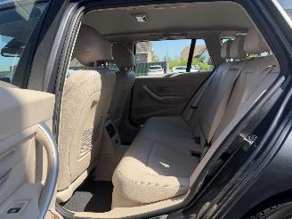 BMW 3-serie 330d xDrive picture 14