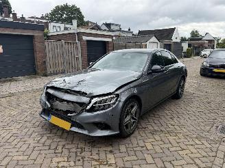 Schadeauto Mercedes C-klasse C220d AMG FACELIFT 2019/1