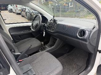 Volkswagen Up! 1.0 BMT move up! picture 9