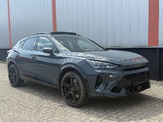Vaurioauto  passenger cars Cupra Formentor 2.0 VZ 245 KW AKRA  PANO SFEER 2025/1