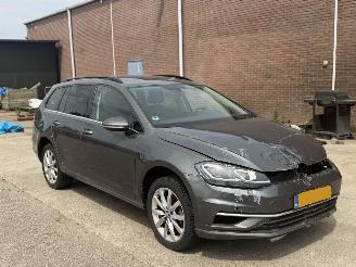 uszkodzony samochody osobowe Volkswagen Golf 1.4 TSI AUTOMAAT PANO 2017/1