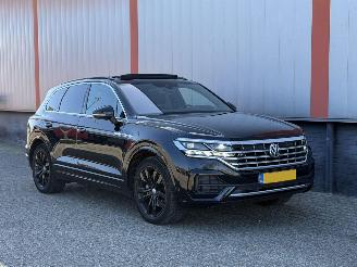 skadebil auto Volkswagen Touareg 3.0 TDI R Line BLACK 2018/1