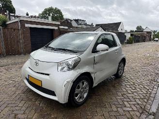 Unfallwagen Toyota iQ 1.0 VVTI NAP 2011/1
