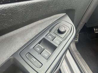 Volkswagen Golf 1.5 eTSI R Line PANO picture 8