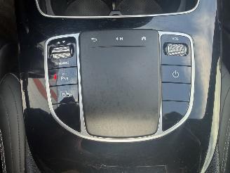 Mercedes E-klasse E300de 4 Matic AMG PANO SFEER picture 17