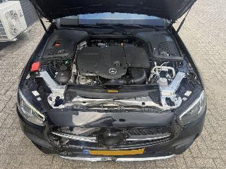 Mercedes E-klasse E300de 4 Matic AMG PANO SFEER picture 24