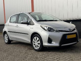 krockskadad bil auto Toyota Yaris 1.5 Full Hybrid NAP KILOMETERS!!!!!!! 2013/1