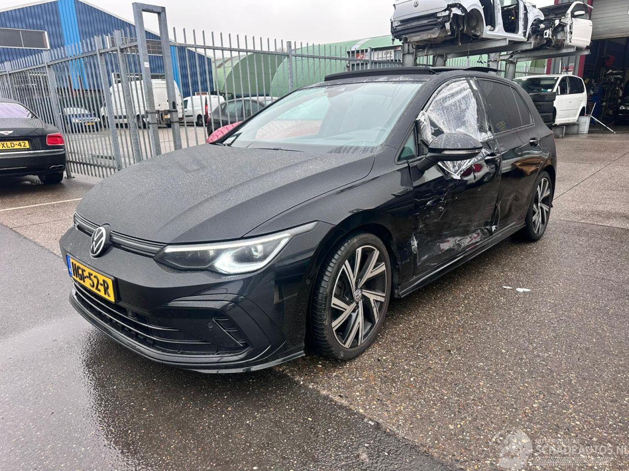 Volkswagen Golf 1.5 R LINE / eTSI / DSG / PANO / HEAD UP / VOLLE AUTO