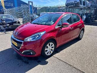 Unfallwagen Peugeot 208 1.2 BLUE LION 2017/12
