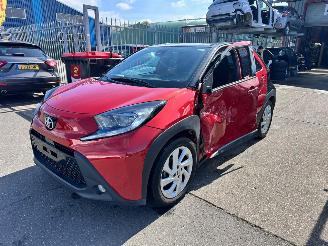 krockskadad bil auto Toyota Aygo X 1.0 AUTOMAAT 2022/9