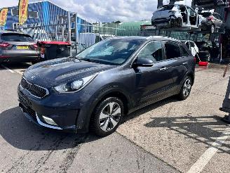 damaged passenger cars Kia Niro 1.6 HYBRIDE / AUTOMAAT 2017/7