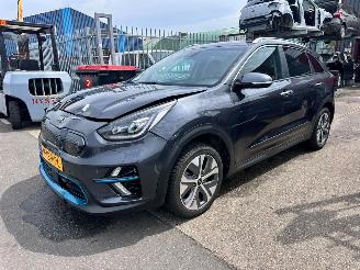 skadebil auto Kia e-Niro EXECUTIVE 64 KWH 2020/3