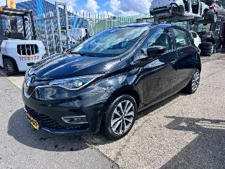 Vaurioauto  passenger cars Renault Zoé R135 ZEN 52 KWH 2020/7