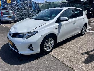 Avarii autoturisme Toyota Auris 1.8 HYBRIDE / AUTOMAAT 2013/4