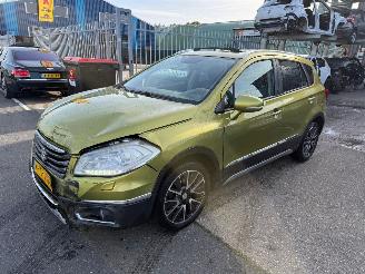 skadebil auto Suzuki SX4 S-CROSS 1.6 HIGH EXECUTIVE / PANO 2014/2