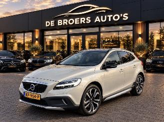 krockskadad bil auto Volvo V-40 2.0 D4 NORDIC + CROSS COUNTRY / PANO / LEER 2016/11