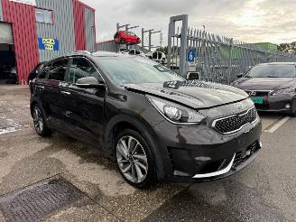 Unfallwagen Kia Niro 1.6 GDI HYBRIDE / SCHUIFDAK 2017/1