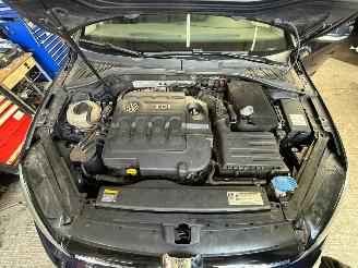 Volkswagen Golf 1.6 TDI / DSG / PANO / HIGHLINE picture 14