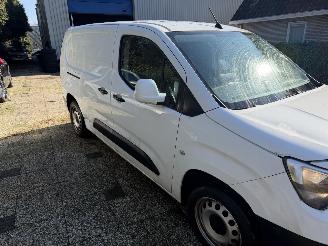 Opel Combo 1.6D L2H1  LANGE UITVOERING ALLEEN VOOR ONDERDELEN picture 5