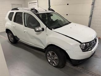 Schadeauto Dacia Duster  2017/3