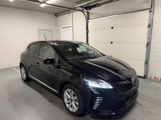 škoda osobní automobily Renault Clio  2025/7