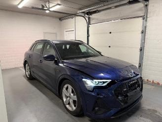 krockskadad bil auto Audi E-tron  2022/7