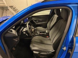 Peugeot 2008  picture 9