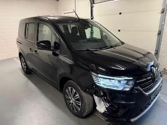 Damaged car Renault Kangoo NAVI CAMERA 2025/4