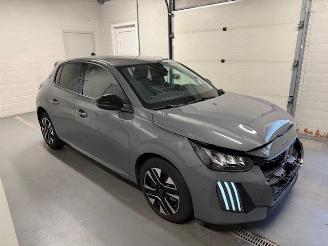 skadebil auto Peugeot 208  2025/4