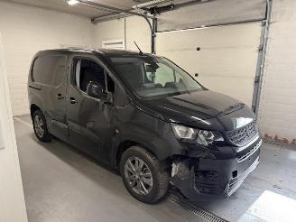 skadebil auto Peugeot Partner  2022/2