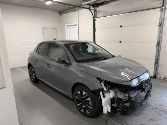 Damaged car Peugeot 208  2024/11