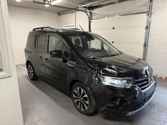 skadebil auto Renault Kangoo  2022/2