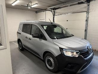 skadebil auto Renault Kangoo  2024/2
