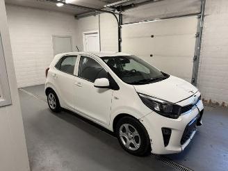 krockskadad bil auto Kia Picanto  2024/2