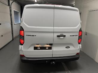 Ford Transit  picture 5