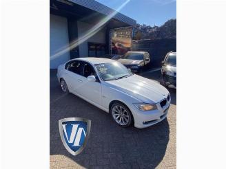Salvage car BMW 3-serie 3 serie (E90), Sedan, 2005 / 2011 318i 16V 2010/11