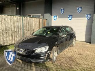 Uttjänta bilar auto Volvo V-60 V60 I (FW/GW), Combi, 2010 / 2018 2.0 D4 16V 2014