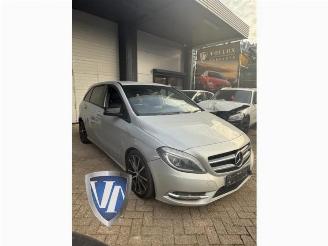 demontáž osobní automobily Mercedes B-klasse B (W246/W242), Hatchback, 2011 / 2018 1.6 B-180 BlueEFFICIENCY Turbo 16V 2012/6