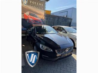 Vrakbiler auto Volvo V-60 V60 I (FW/GW), Combi, 2010 / 2018 2.0 D4 16V 2014/9