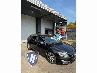 Uttjänta bilar auto Volvo V-60 V60 I (FW/GW), Combi, 2010 / 2018 2.4 D6 20V Plug-in Hybrid AWD 2014/10